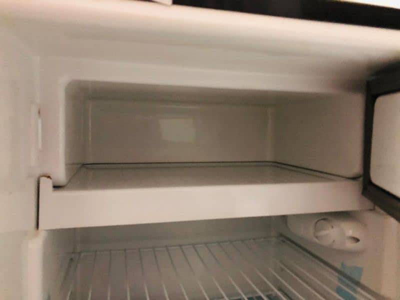 Dawlance Refrigerator (9101 SD) 3