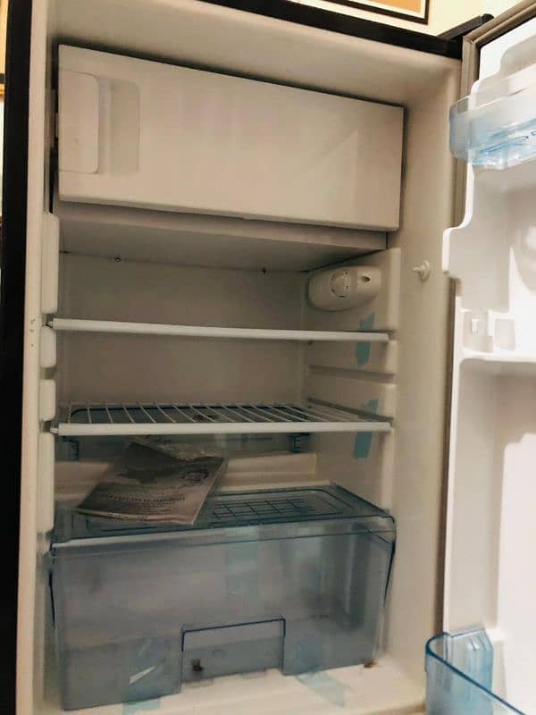 Dawlance Refrigerator (9101 SD) 4