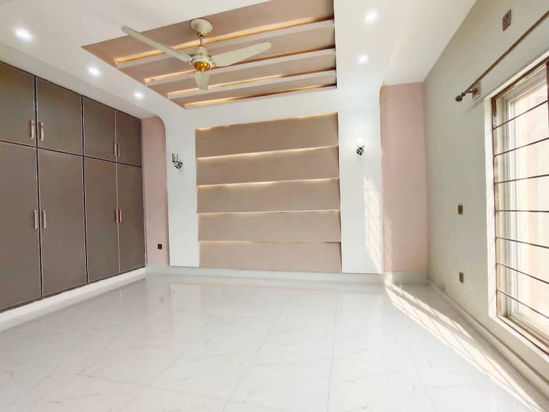 Luxurious 10 Marla House for Sale in Citi Housing Jhelum! 2