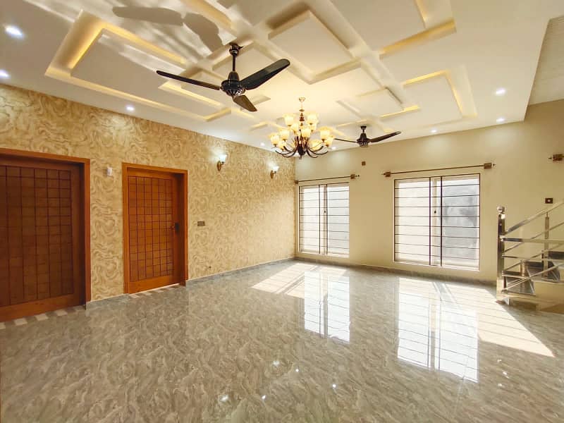 Luxurious 10 Marla House for Sale in Citi Housing Jhelum! 3