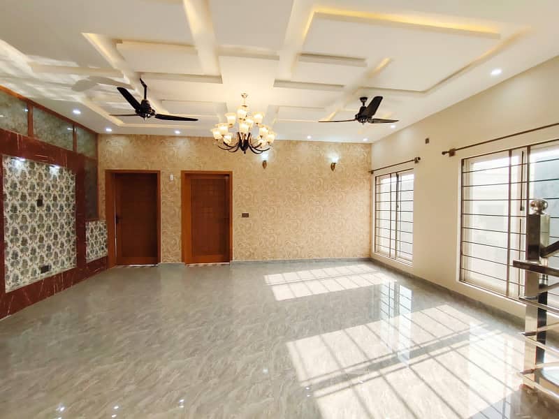 Luxurious 10 Marla House for Sale in Citi Housing Jhelum! 4