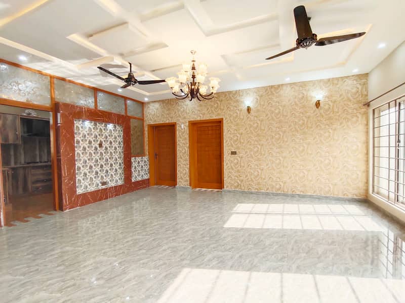 Luxurious 10 Marla House for Sale in Citi Housing Jhelum! 5