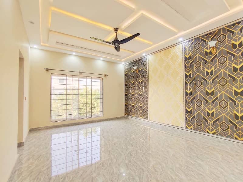 Luxurious 10 Marla House for Sale in Citi Housing Jhelum! 12