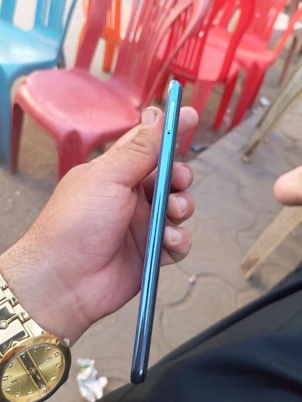 vivo v21e 8 128 seld phone ladies hand use complete saman 2