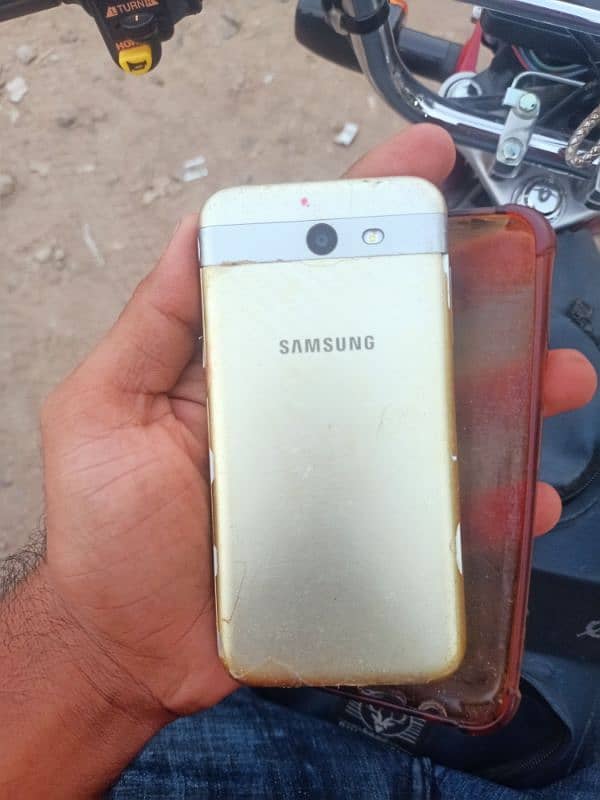 Selling mobile Samsung Galaxy j3 Argently 2