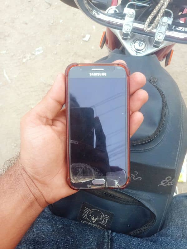 Selling mobile Samsung Galaxy j3 Argently 4