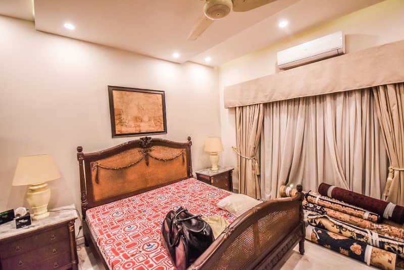 01 Kanal Slightly Used Well Maintained Like Brand New Most Elegant Bungalow For Sale In DHA Phase-6 Near To Park 13