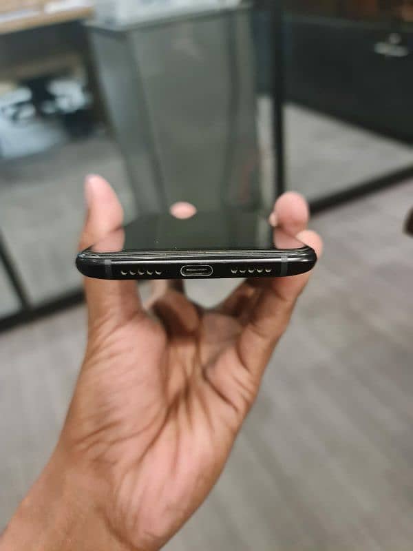 One plus 6T (8Gb Ram & 128 GB Rom) 3