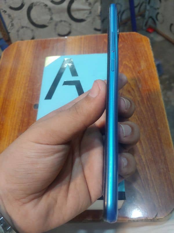 Oppo A16e. 3