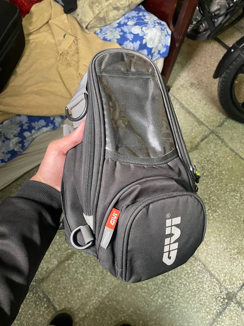 GIVI Small Magnetic Tank Bag 0