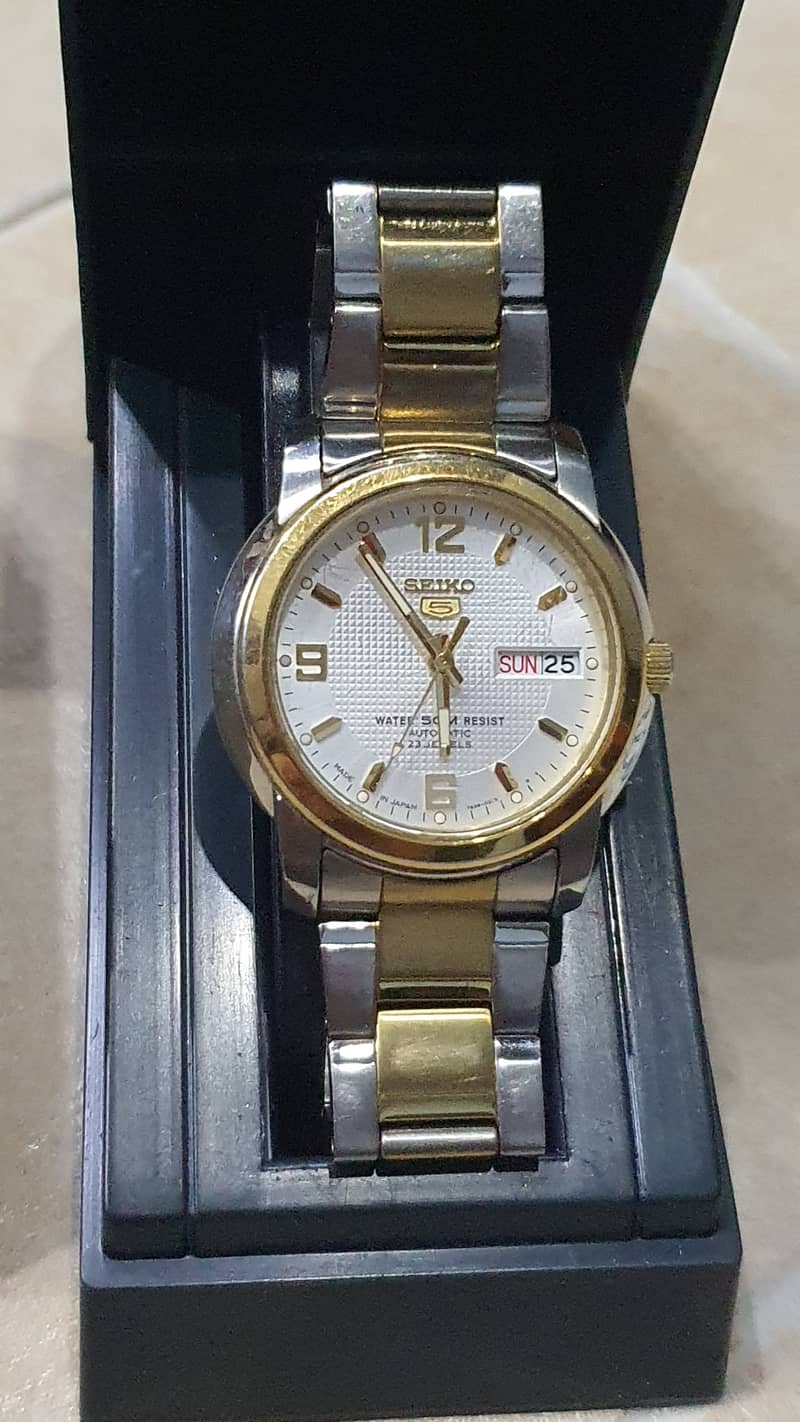 Watch seiko vantage model. 0