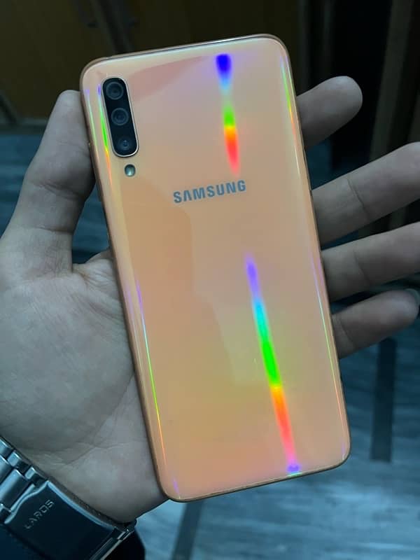 samsung a70 price ho jy gi only serioud buyer contact 2