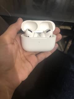 iPhone AirPods