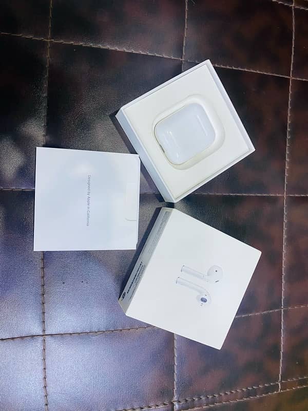 Apple Airpods 2 (Second Genration) 5