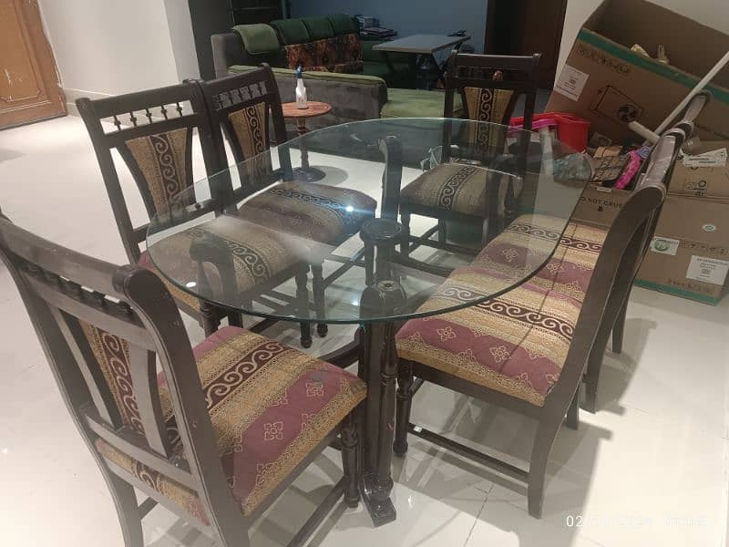 6 SEATER SOLID WOOD- HOME USED IN GOOD CONDITION 0