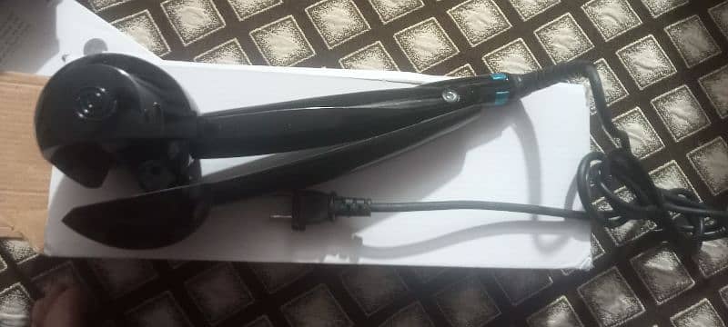 Hair curler  . 2