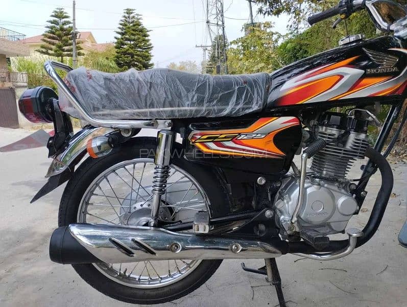 Description lazmi pharyn  honda 125 2