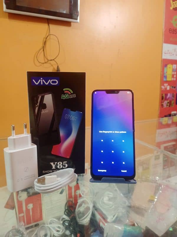 vivo y85 (4/64) ram full new with box and charger lush condition 10/10 3