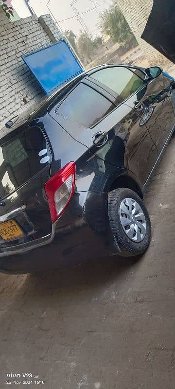 Toyota Vitz 2011 3