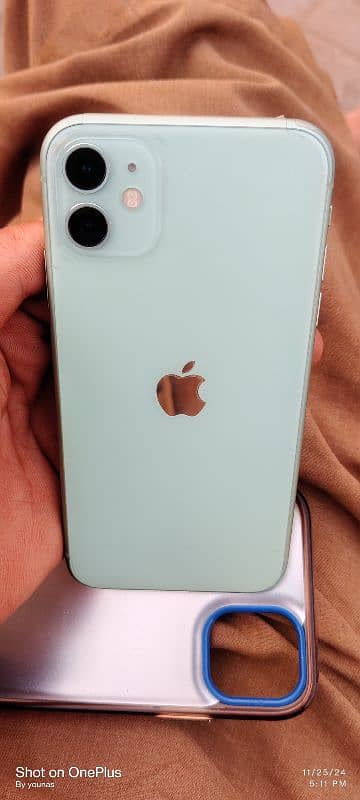 iphone 11. . 128 gb 10/10 condition 87% btry health 0