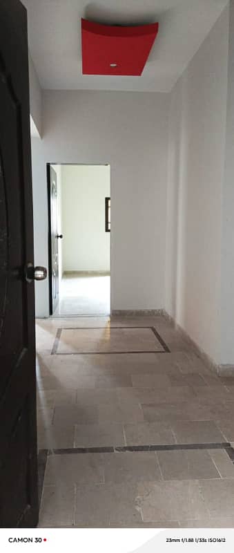 Corner building 1st floor 3rooms flat available for sale in 31A Alwasay society 4