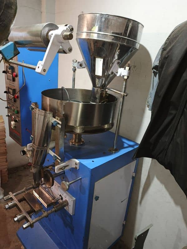 Auto Packing Machine For Surf Salt Rice Spices Nimko Slanty  etc 1