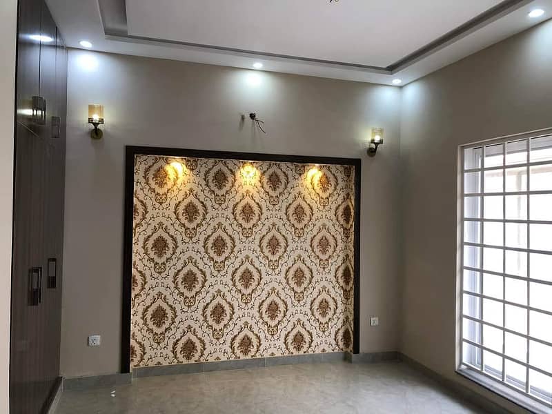 BRAND NEW 10 MARLA UPPER HOUSE FOR RENT IN BAHRIA TOWN LAHORE 0