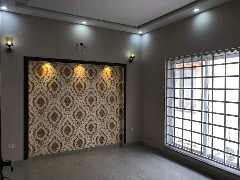 BRAND NEW 10 MARLA UPPER HOUSE FOR RENT IN BAHRIA TOWN LAHORE 1