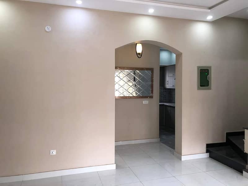 BRAND NEW 10 MARLA UPPER HOUSE FOR RENT IN BAHRIA TOWN LAHORE 3