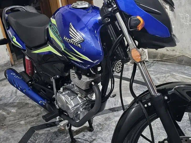 HONDA CB125 F 2023 15