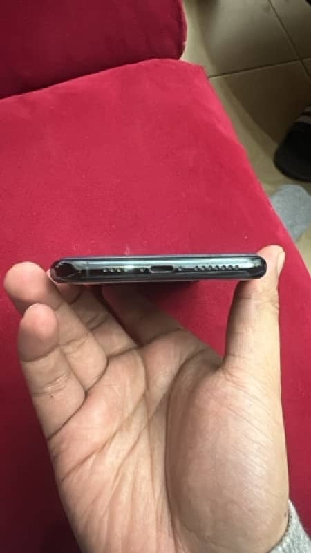 Iphone 11 pro max 64gb pta approved 8