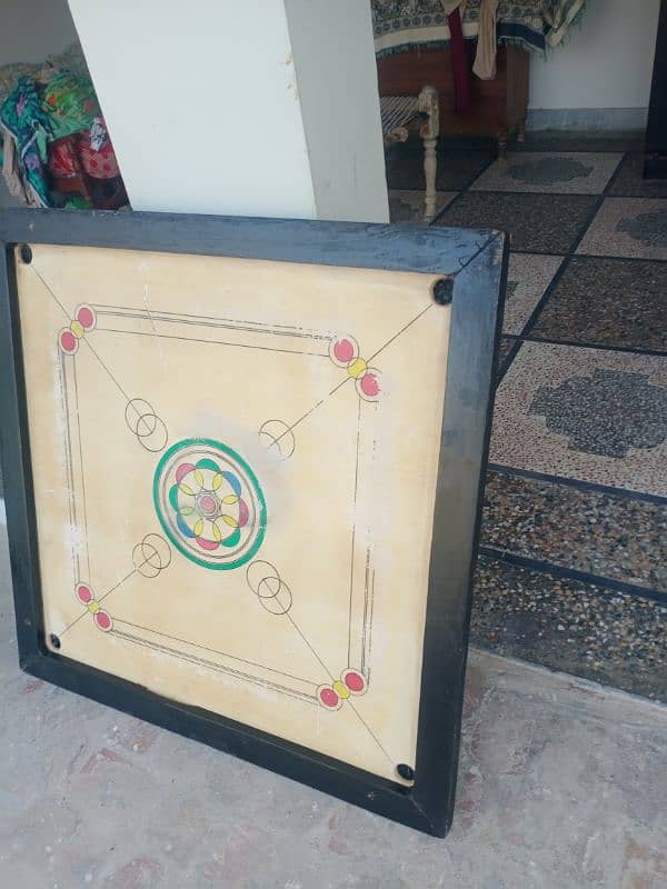 jumbo size  carrom board. . . good condition 4