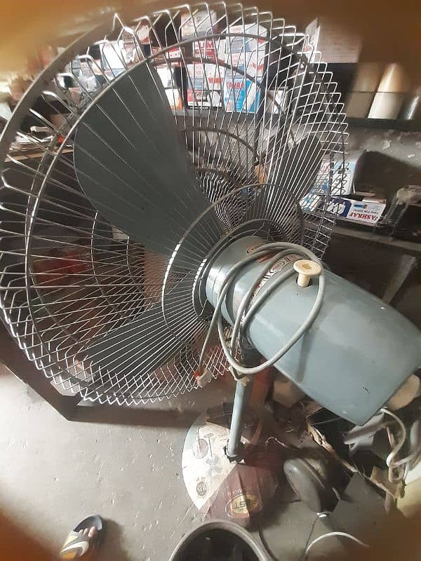 Pedestel fan like a new for sale 1