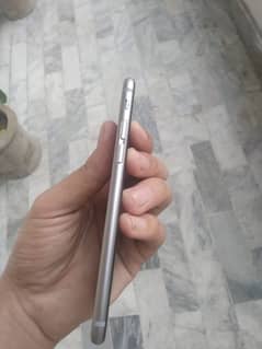 iphone 6 with 100% clean and good condition