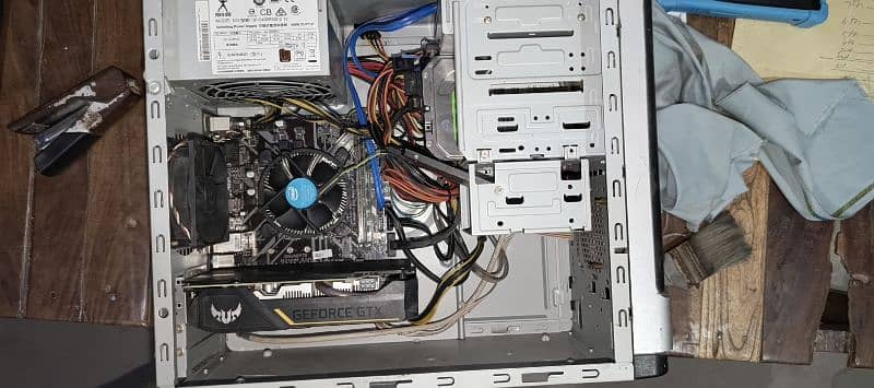 Intel core I5 8 gen with 16GB Ram and LCD 5