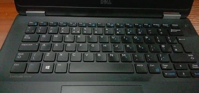 Dell latitude E7270 7