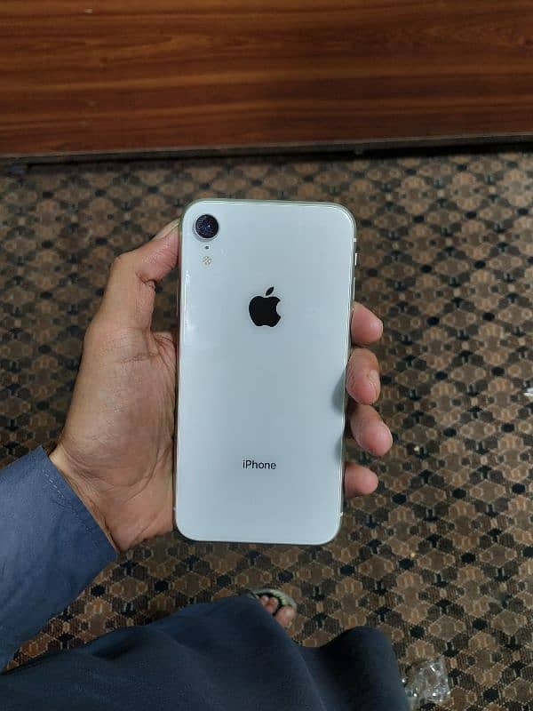 iPhone xr non PTA 1