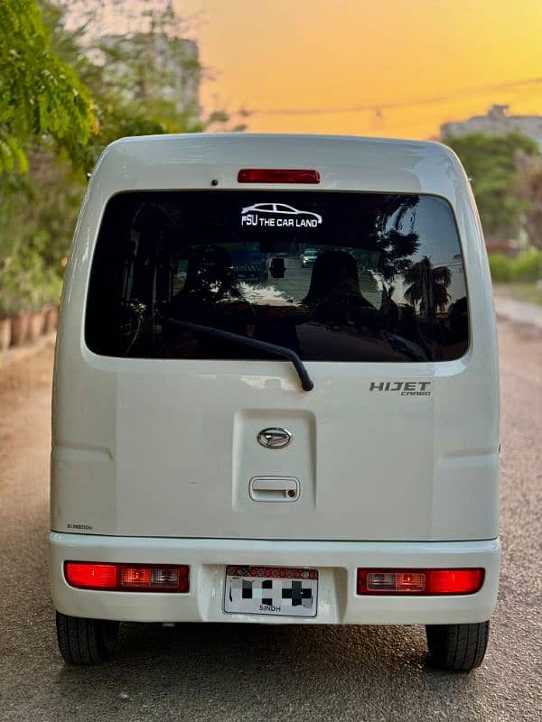 Daihatsu Hijet 2013 3