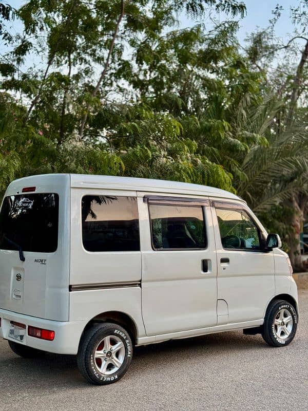 Daihatsu Hijet 2013 6