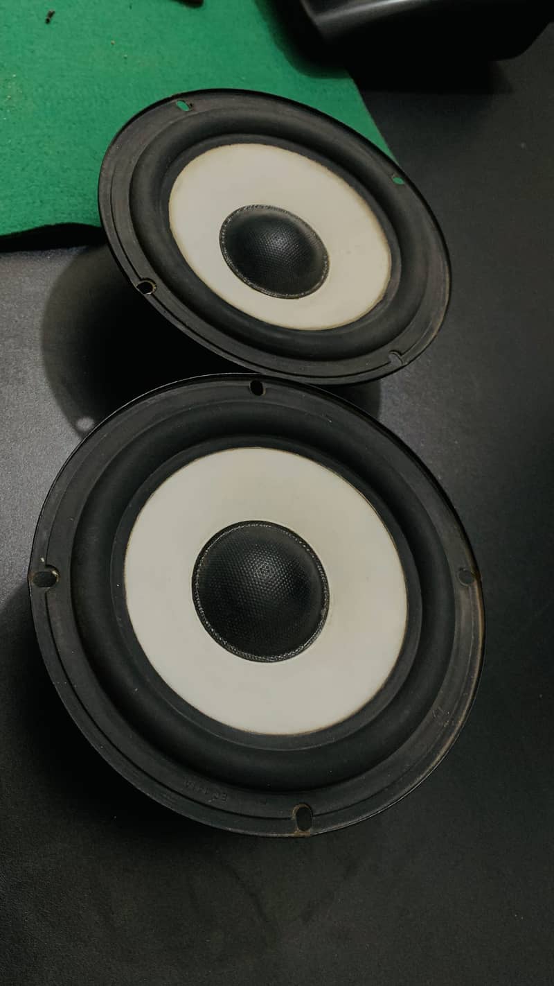 6 Inch G Woofers For Sale in Excellent Sound For Indoor & Outdoor !! 2