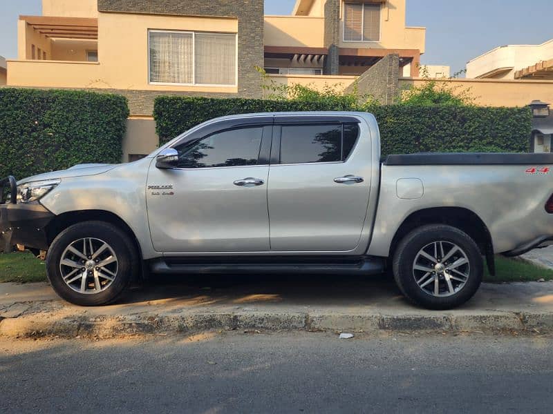 Toyota Hilux 2017 1