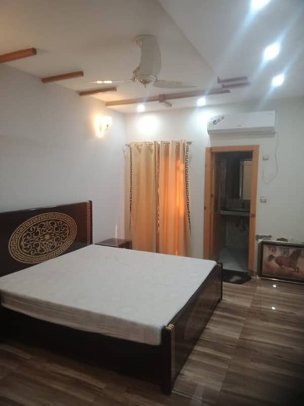 1 KANAL BEAUTIFUL UPPER PORTION FOR RENT IN MODEL TOWN 1