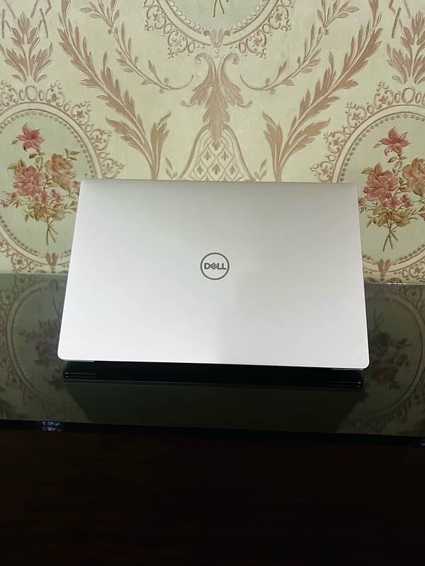 DELL XPS 9370 | core i5 8th generation | 13.5' FHD bezel less display 1