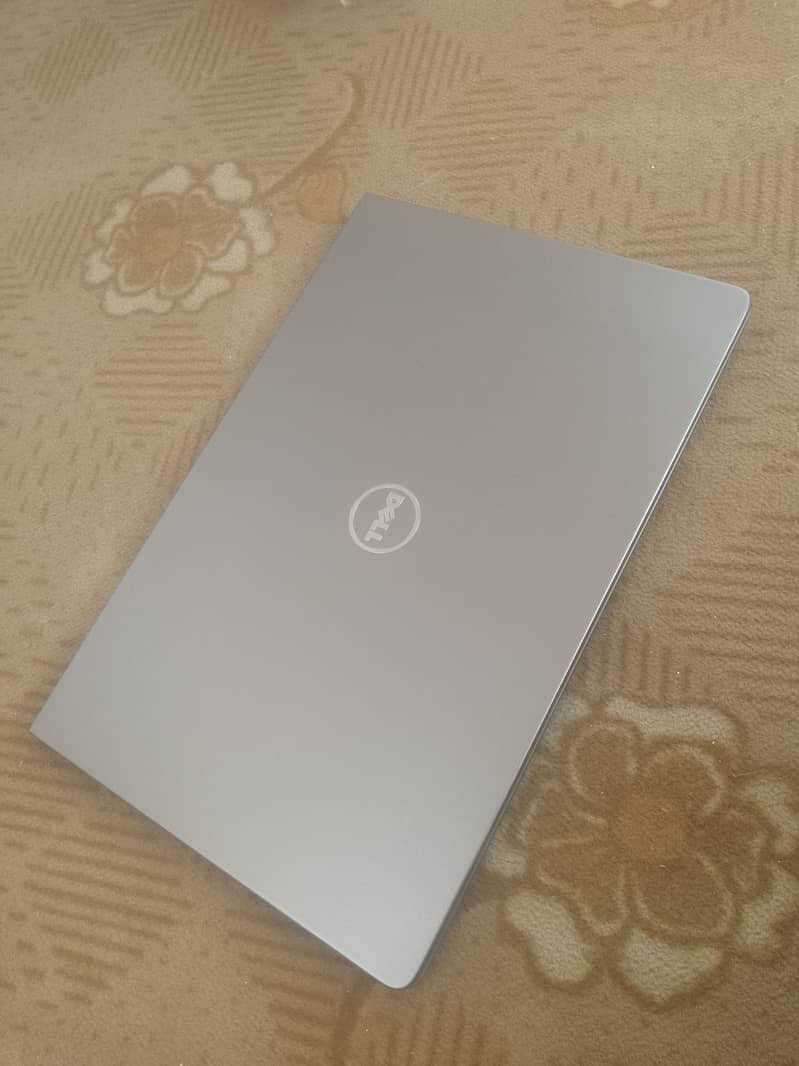 Dell vostro laptop core i5 7th generation 10/10 condition 8