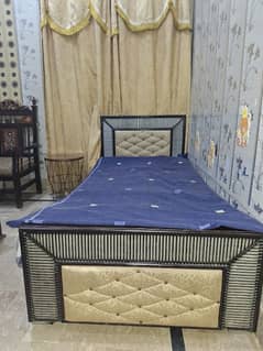 single bed in good condition