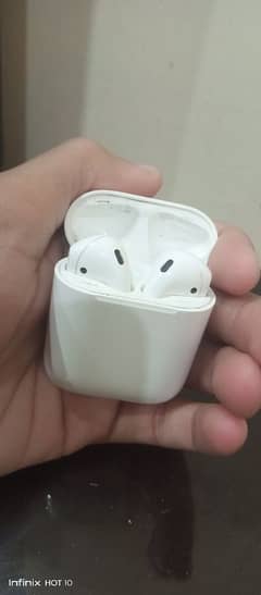 Apple airpord condition 10/8