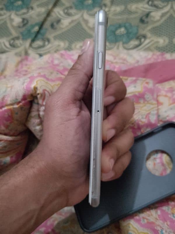 iphone 6 128 GB pta approved in good condition 3