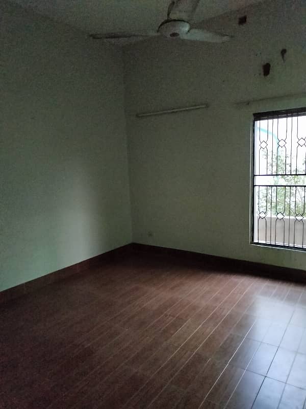 1kanal independent Single Story House Availble for Family 0