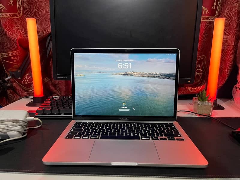 Macbook Pro 2020 13” 8/256 Touchbar 3