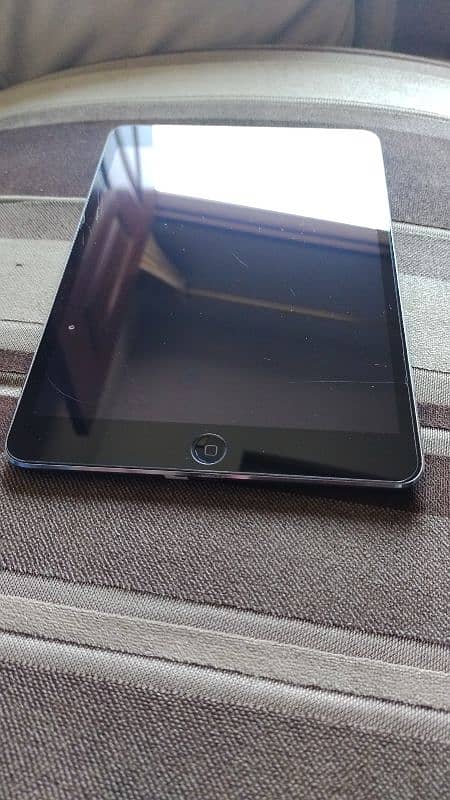 ipad mini 2  16GB 0